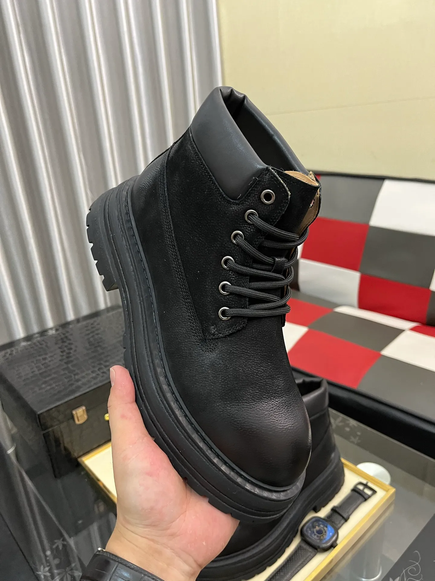 Men's Men's Shoes 💰660⌚️⌚️New UGG fur-integrated men's simple and fashionable snow shoes. The most worth buying at the end of this year are warm casual shoes. Whether you are out and about at home, their comfortable and warm performance will be your most suitable fashion companion! The material is cowhide upper and imported wool is used inside. Two layers of cowhide for warmth and comfort! The eva+ rubber patch outsole is cushioned, wear-resistant, and has good elasticity. It is light and wear-resistant, comfortable and soft, and the new simple cut is more fashionable. It has both practicality and fashion sense, so you no longer have to worry about how to match it in winter, while still maintaining fashionable taste. High-quality genuine wool produced in Dongguan. The material depends on the details! Size: 38-39-40-41-42-43-44-45